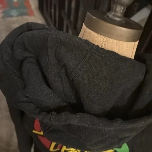 Size medium an original Santa Cruz Skateboard dark grey zip up hoodie - Picture 4 of 4